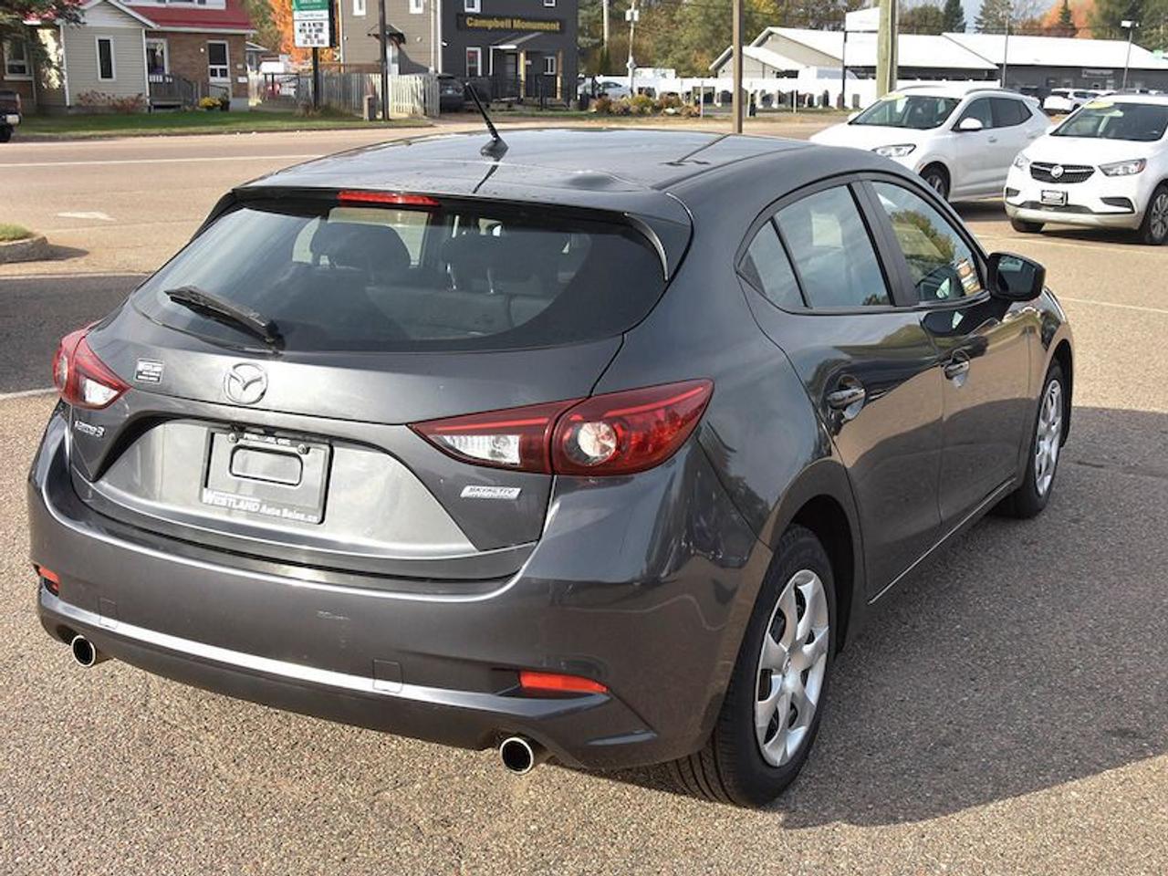 2018 Mazda MAZDA3 Sport Photo