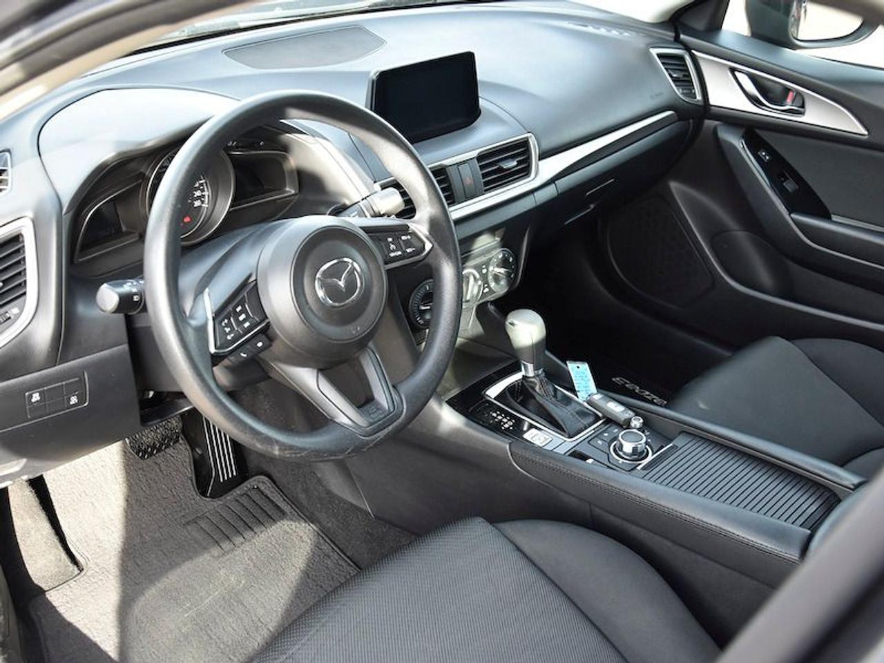 2018 Mazda MAZDA3 Sport Photo
