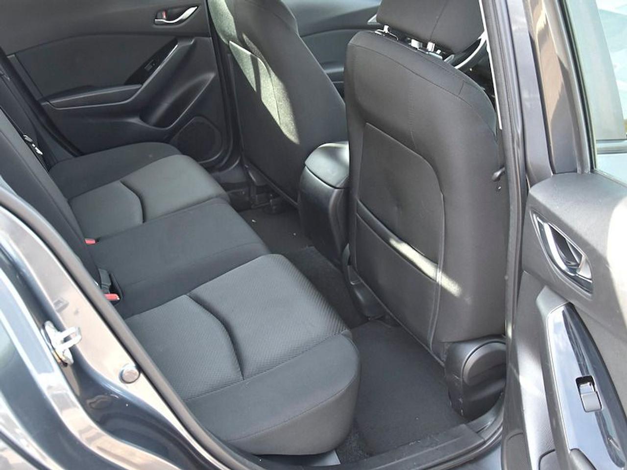 2018 Mazda MAZDA3 Sport Photo
