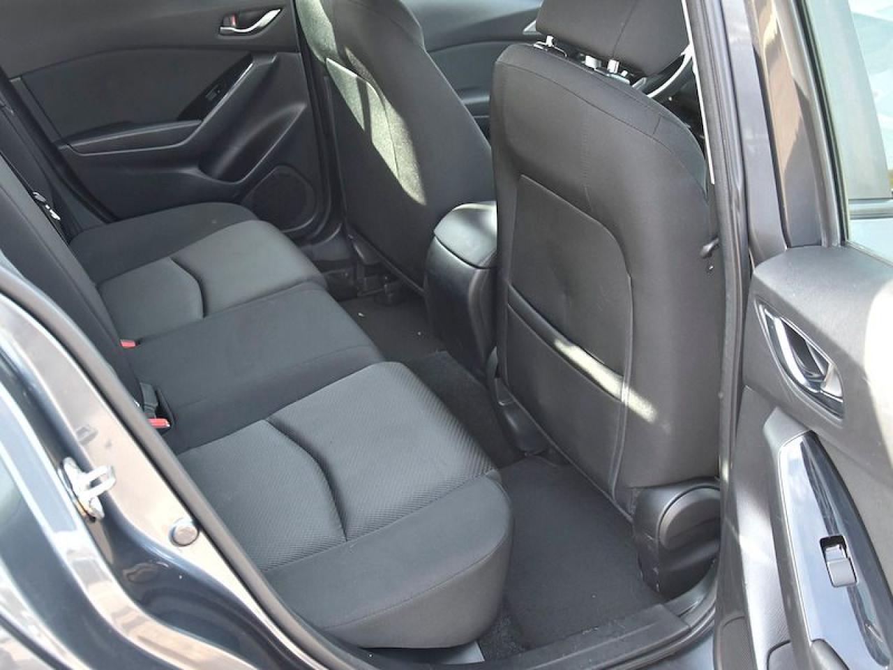 2018 Mazda MAZDA3 Sport - Photo #6
