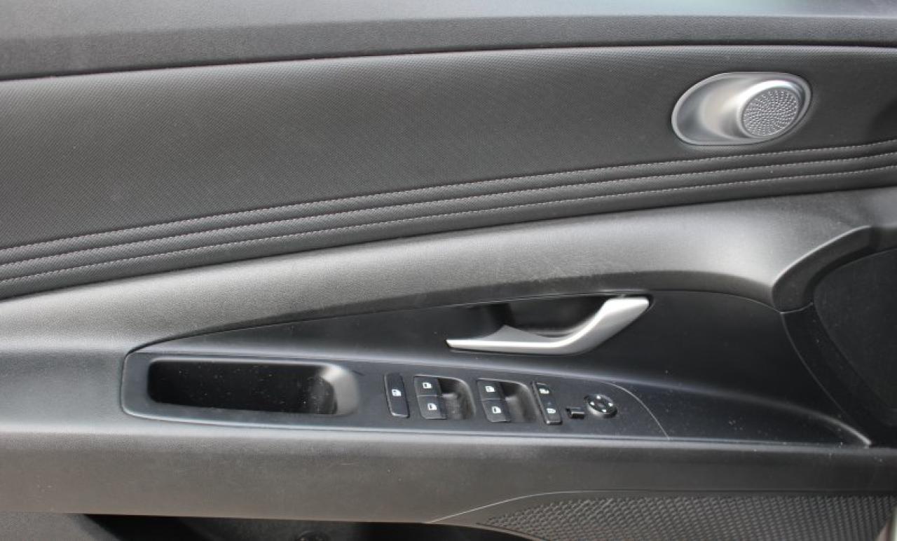 2023 Hyundai Elantra Preferred*Heated Seats*CarPlay*Rear Cam*2.0L-4cyl - Photo #12