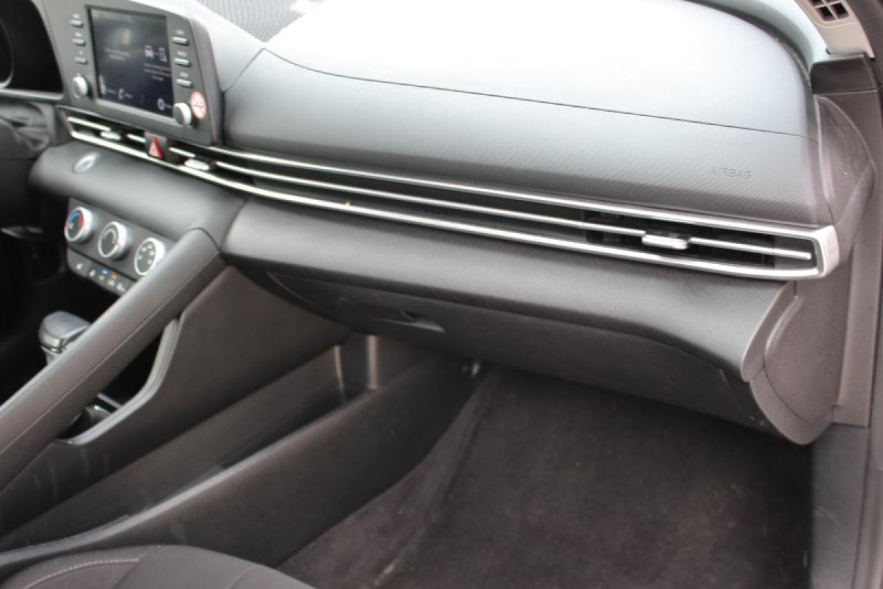 2023 Hyundai Elantra Preferred*Heated Seats*CarPlay*Rear Cam*2.0L-4cyl - Photo #11