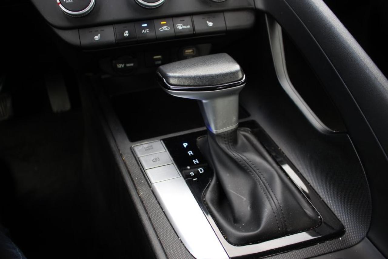 2023 Hyundai Elantra Preferred*Heated Seats*CarPlay*Rear Cam*2.0L-4cyl - Photo #18