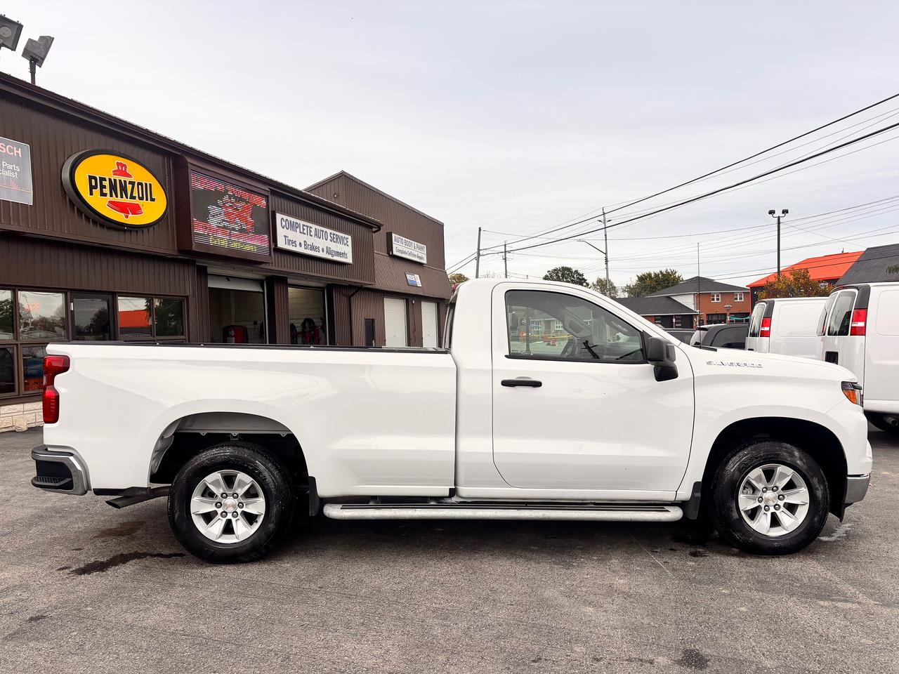 2024 Chevrolet Silverado 1500 FULLY FINANCEABLE! WARRANTY AVAB!, APPLY CARPLAY! Photo