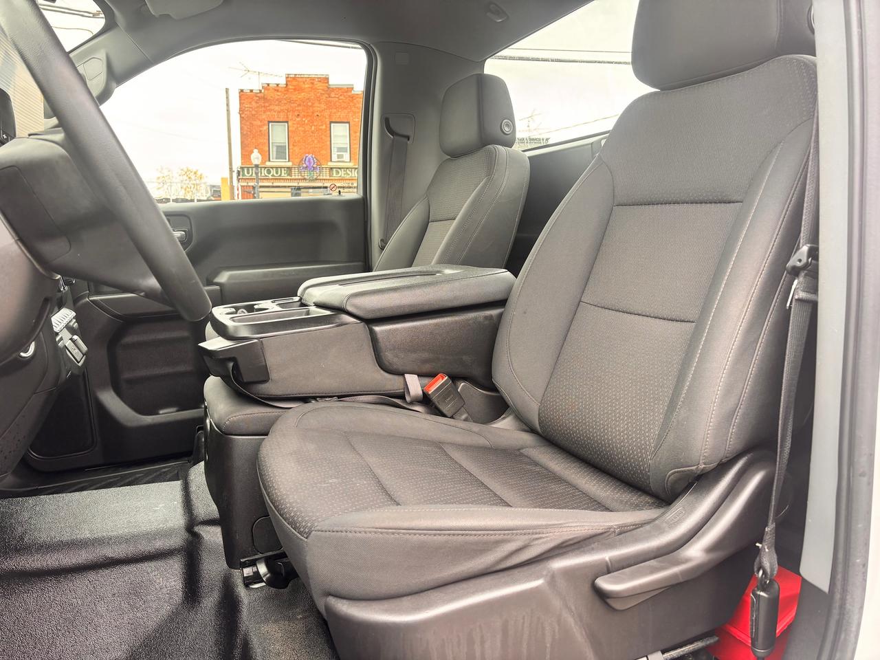 2024 Chevrolet Silverado 1500 FULLY FINANCEABLE! WARRANTY AVAB!, APPLY CARPLAY! Photo