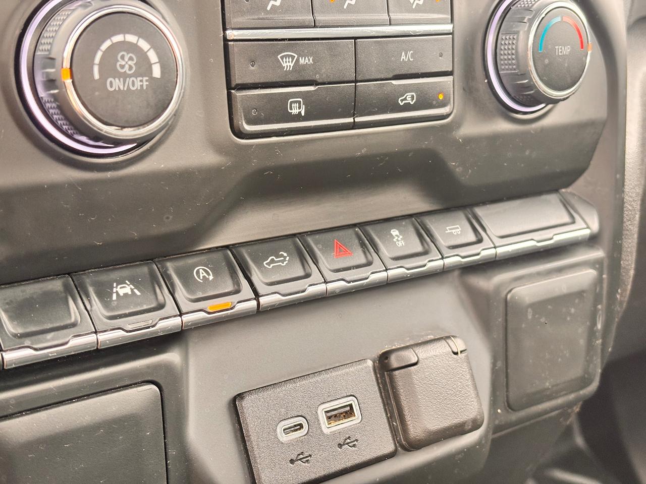 2024 Chevrolet Silverado 1500 FULLY FINANCEABLE! WARRANTY AVAB!, APPLY CARPLAY! Photo