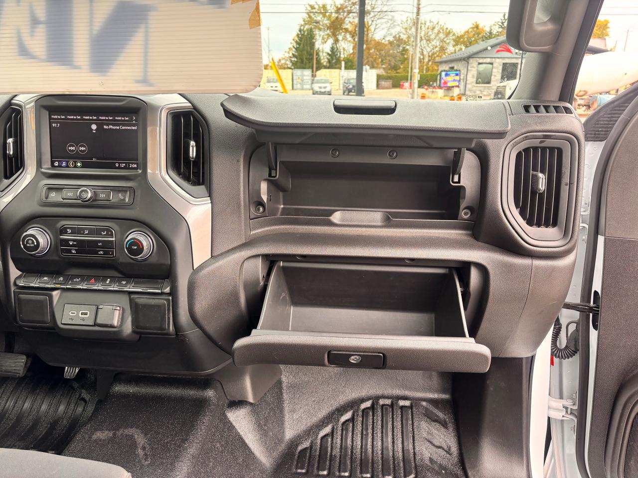 2024 Chevrolet Silverado 1500 FULLY FINANCEABLE! WARRANTY AVAB!, APPLY CARPLAY! Photo