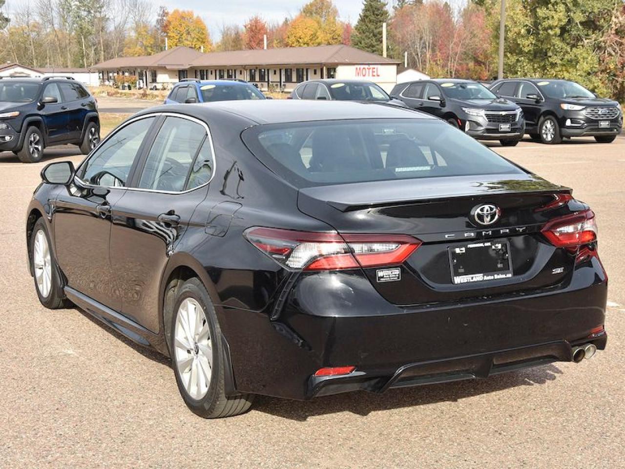 2022 Toyota Camry SE - Photo #4