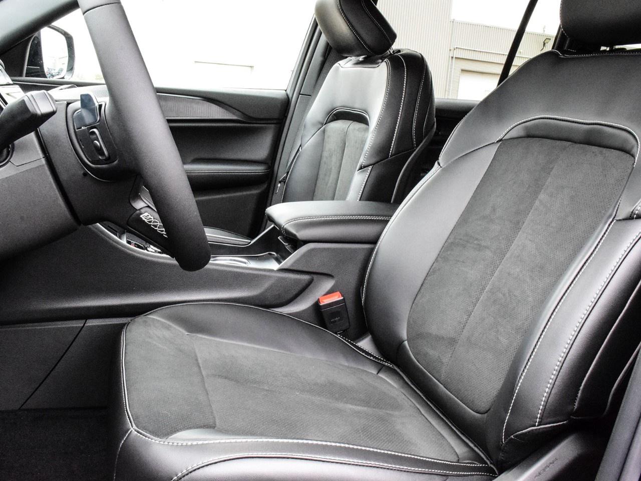 2025 Jeep Grand Cherokee  Photo