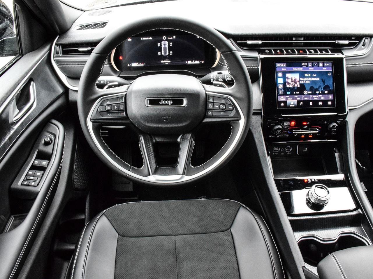 2025 Jeep Grand Cherokee  Photo