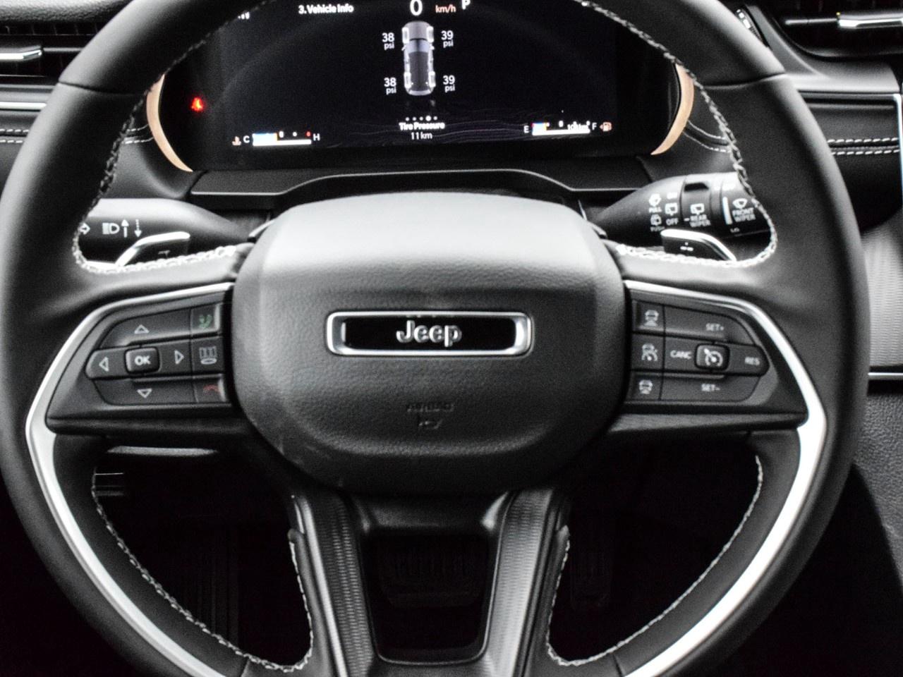 2025 Jeep Grand Cherokee  Photo