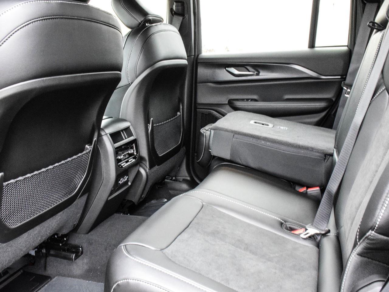 2025 Jeep Grand Cherokee  Photo