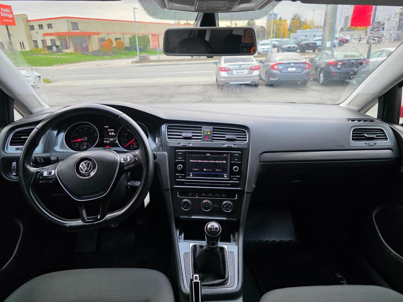 2018 Volkswagen Golf 1.8 TSI Trendline MANUAL | Backup Camera |  Apple Car Play | Android Auto | Heated Seats Photo