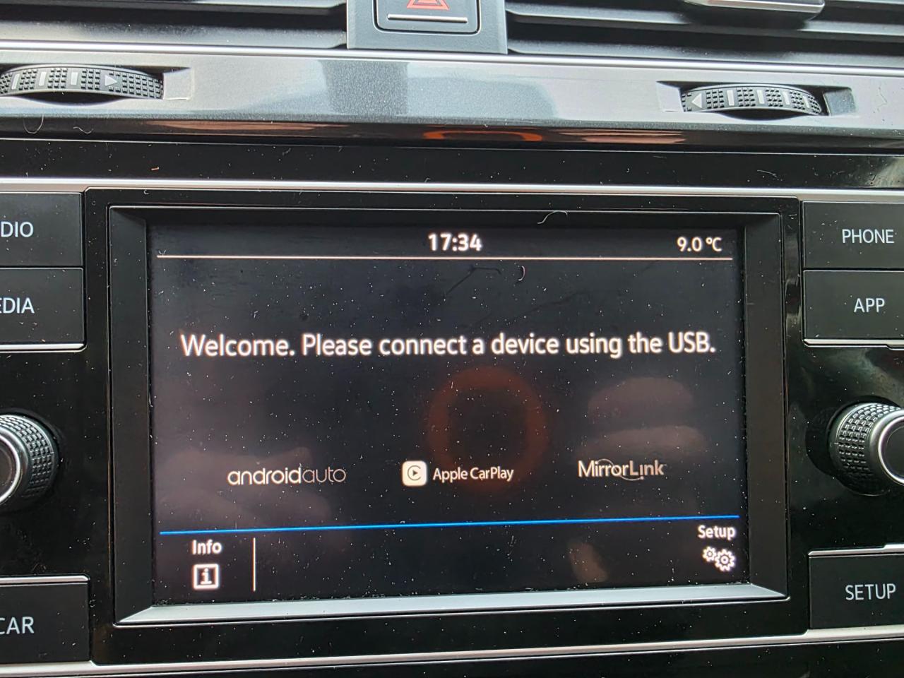 2018 Volkswagen Golf 1.8 TSI Trendline MANUAL | Backup Camera |  Apple Car Play | Android Auto | Heated Seats Photo