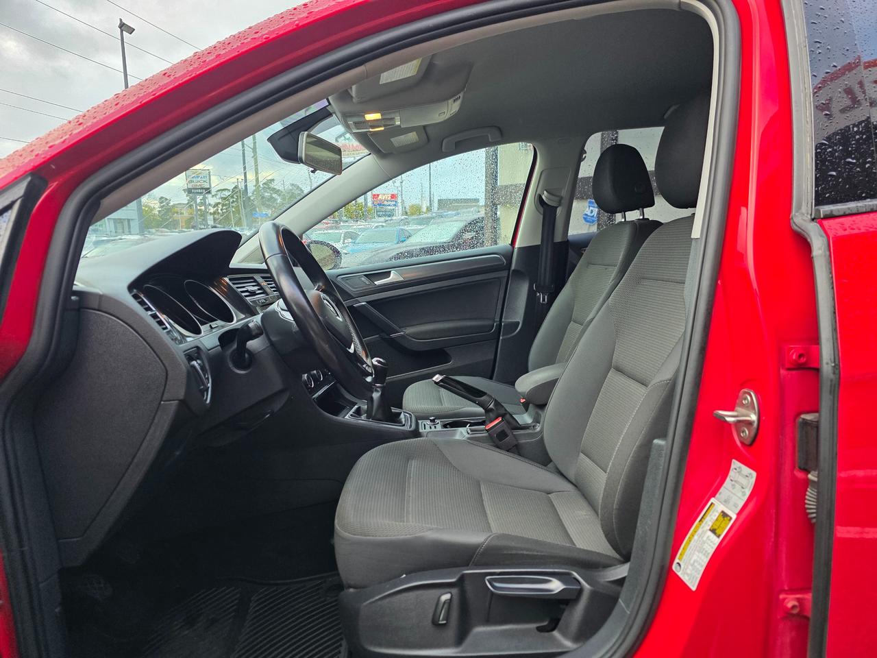 2018 Volkswagen Golf 1.8 TSI Trendline **SALE PENDING** Photo