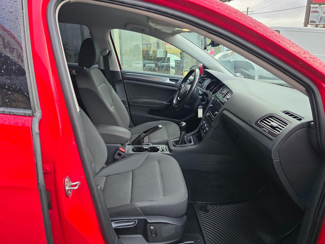 2018 Volkswagen Golf 1.8 TSI Trendline **SALE PENDING** Photo