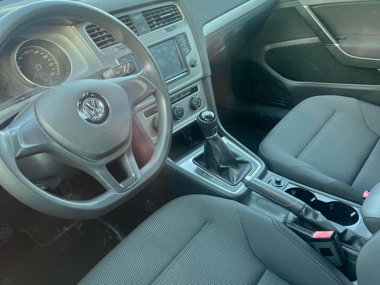 2017 Volkswagen Golf Sportwagen 1.8 TSI Trendline Manual | Backup Camera | Heated Seats | Apple Car Play | Android Auto Photo3