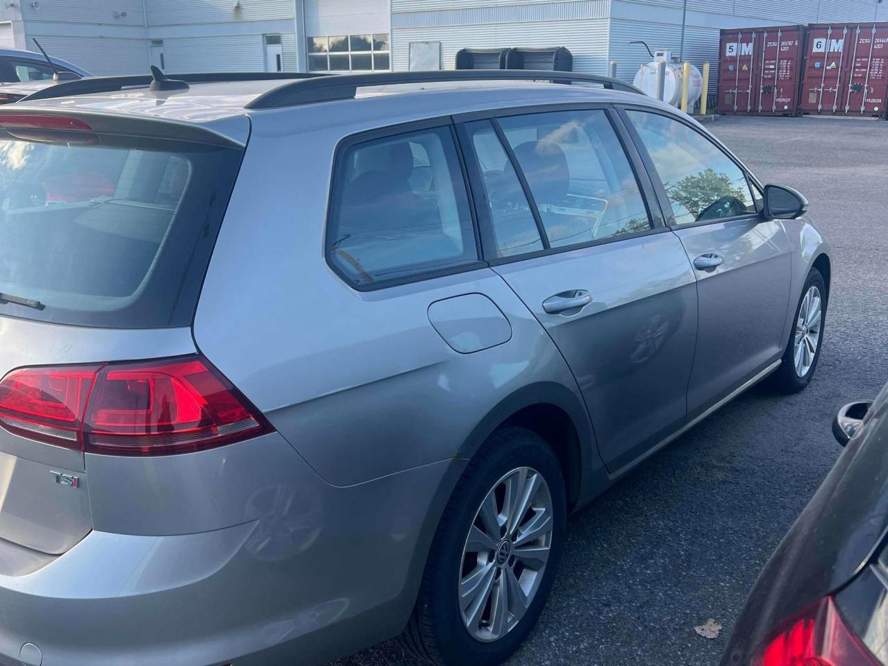 2017 Volkswagen Golf Sportwagen 1.8 TSI Trendline Manual | Backup Camera | Heated Seats | Apple Car Play | Android Auto Photo2