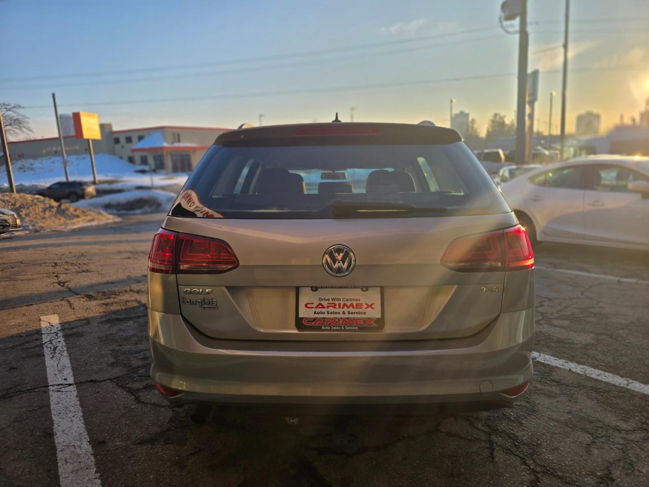 2017 Volkswagen Golf Sportwagen 1.8 TSI Trendline Manual | Backup Camera | Heated Seats | Apple Car Play | Android Auto Photo3