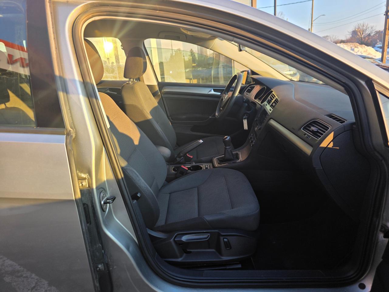 2017 Volkswagen Golf Sportwagen 1.8 TSI Trendline Manual | Backup Camera | Heated Seats | Apple Car Play | Android Auto Photo