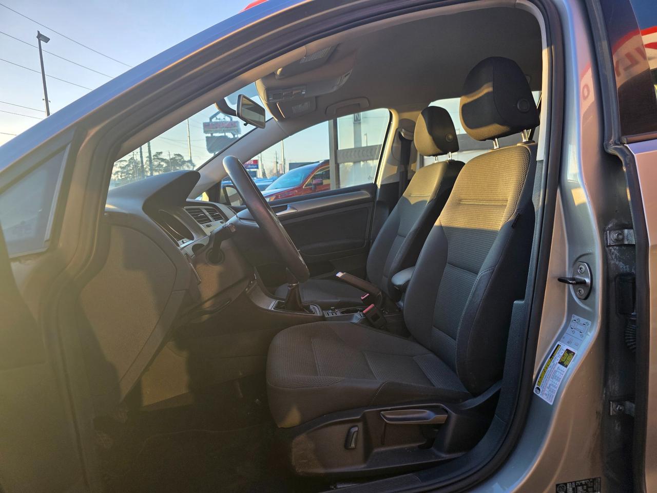 2017 Volkswagen Golf Sportwagen 1.8 TSI Trendline **SALE PENDING** Photo