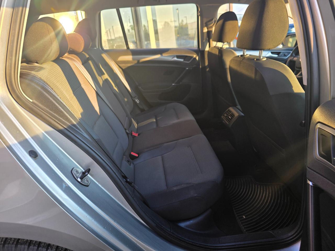 2017 Volkswagen Golf Sportwagen 1.8 TSI Trendline **SALE PENDING** Photo