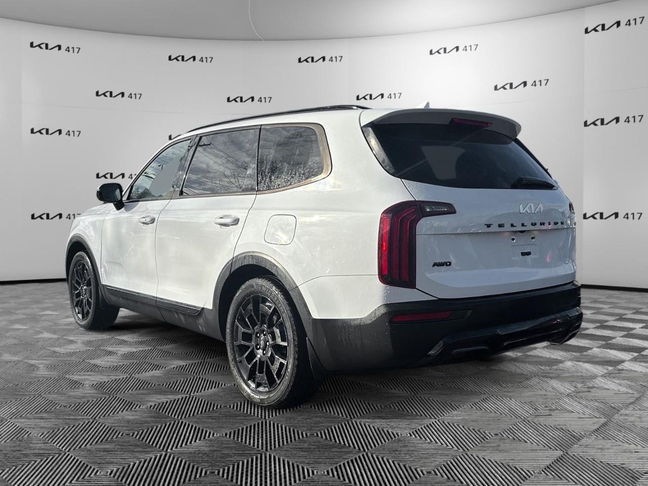 2022 Kia Telluride Nightsky AWD Photo2