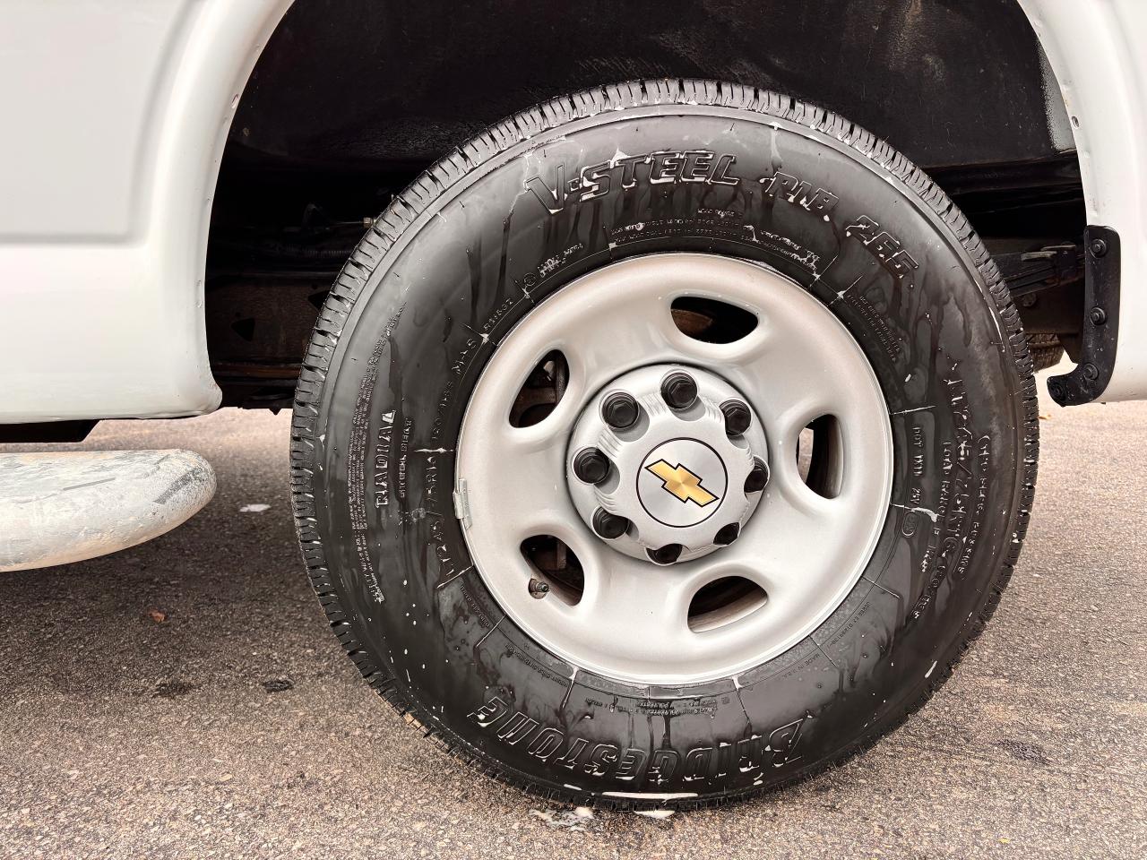 2024 Chevrolet Express Cargo Van FULLY FINANCEABLE, CLEAN TITLE, FACTORY WARRANTY! Photo