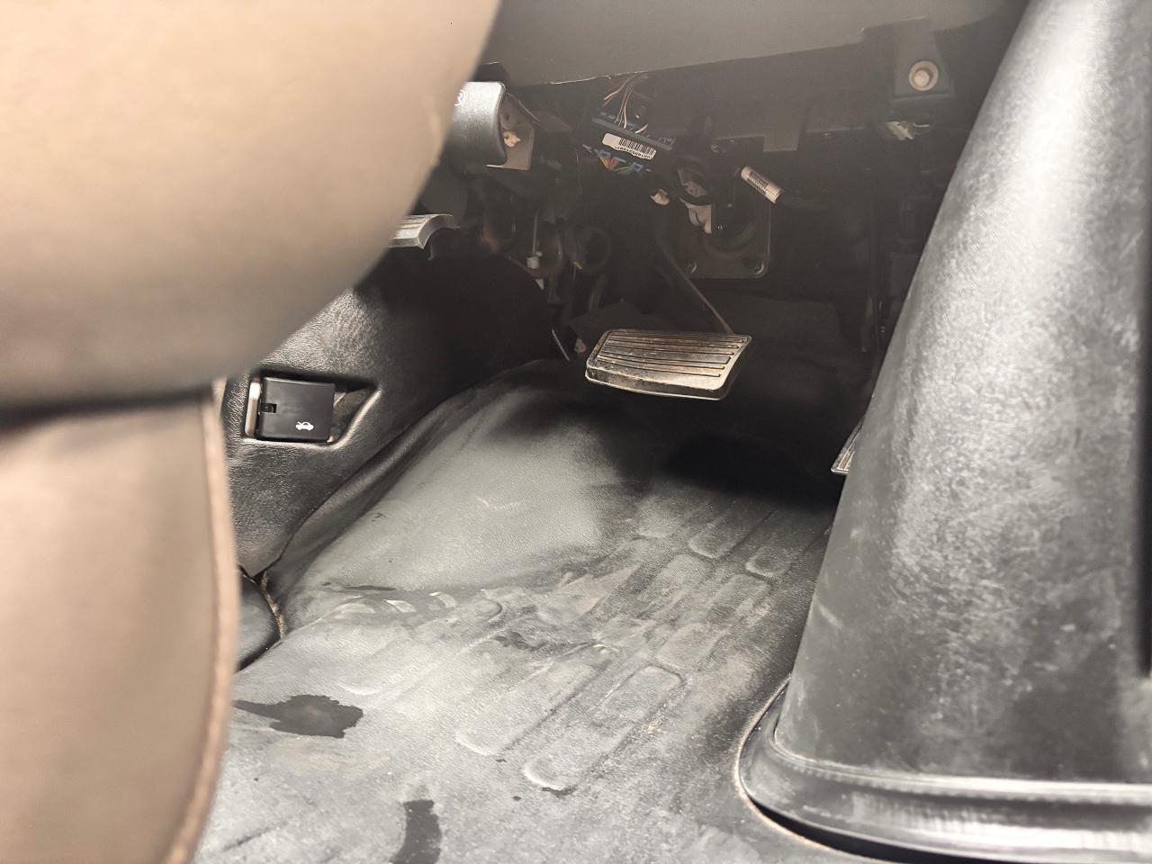 2024 Chevrolet Express Cargo Van FULLY FINANCEABLE, CLEAN TITLE, FACTORY WARRANTY! Photo