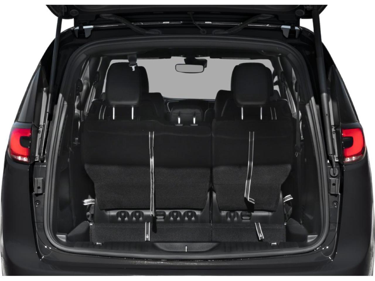 2026 Chrysler Pacifica Limited trailer tow group, "s" appearance group Photo3