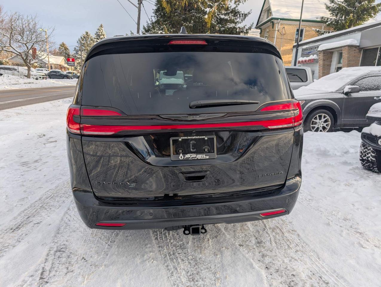 2026 Chrysler Pacifica Limited trailer tow group, "s" appearance group Photo