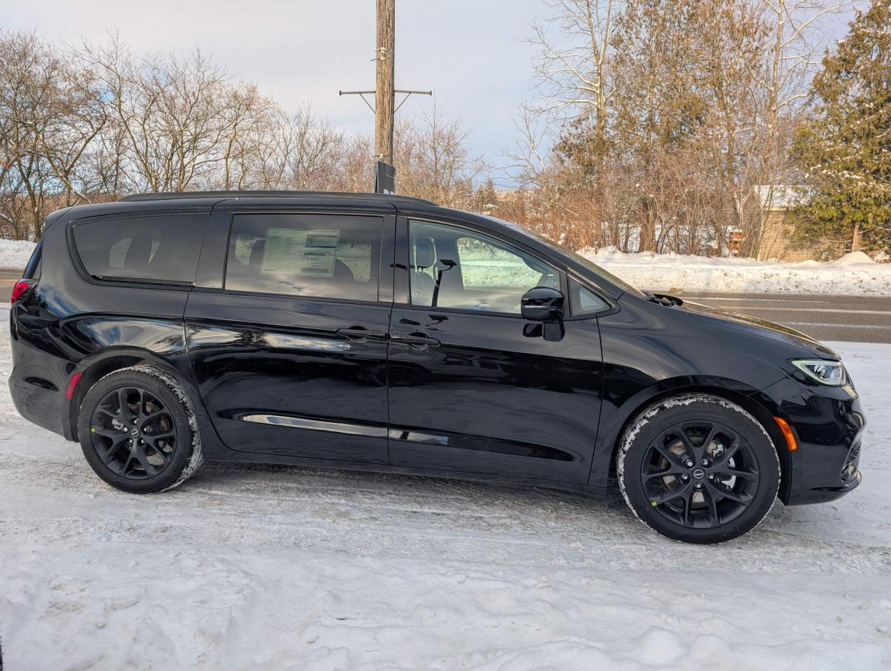 2026 Chrysler Pacifica Limited trailer tow group, "s" appearance group Photo