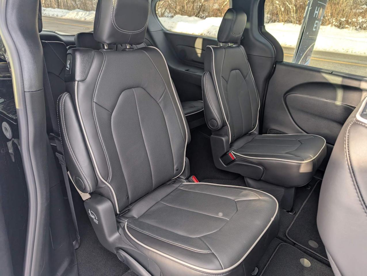 2026 Chrysler Pacifica Limited trailer tow group, "s" appearance group Photo