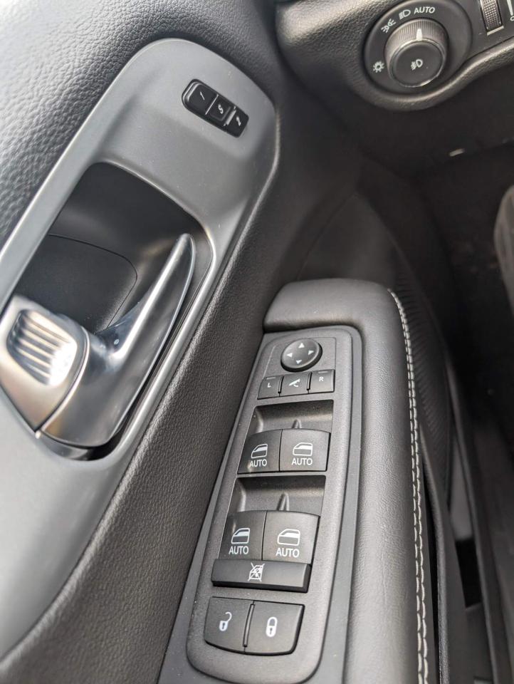 2026 Chrysler Pacifica Limited trailer tow group, "s" appearance group Photo