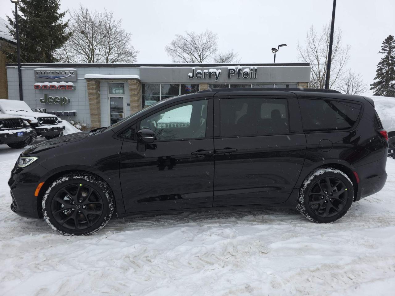 2026 Chrysler Pacifica Limited NAPPA LEATHER SEATING! REMOTE START! Photo