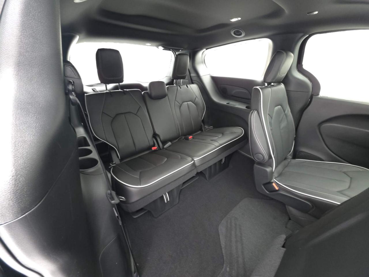 2026 Chrysler Pacifica Limited NAPPA LEATHER SEATING! REMOTE START! Photo