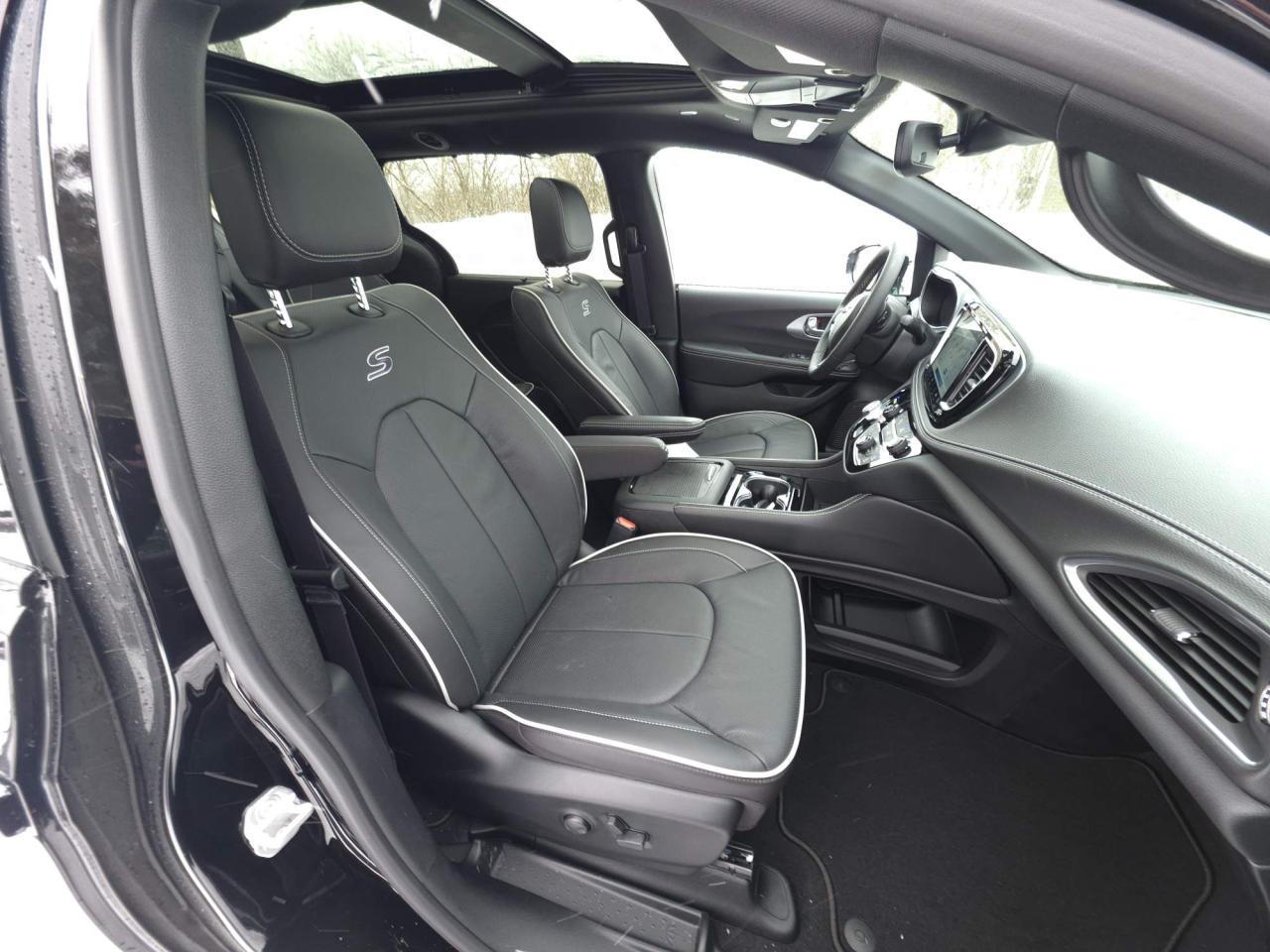 2026 Chrysler Pacifica Limited NAPPA LEATHER SEATING! REMOTE START! Photo