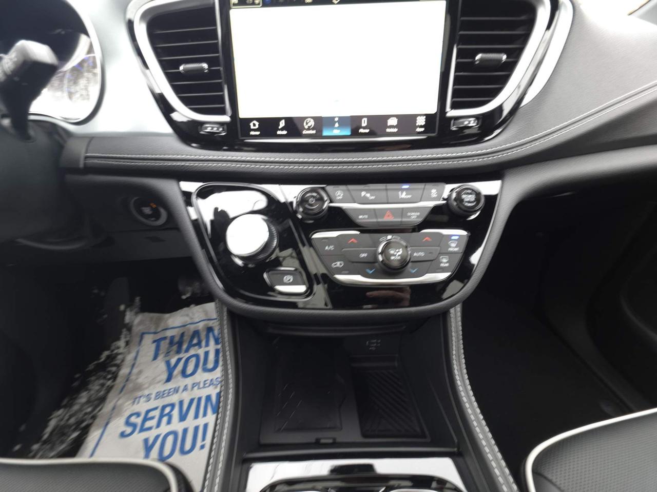 2026 Chrysler Pacifica Limited NAPPA LEATHER SEATING! REMOTE START! Photo