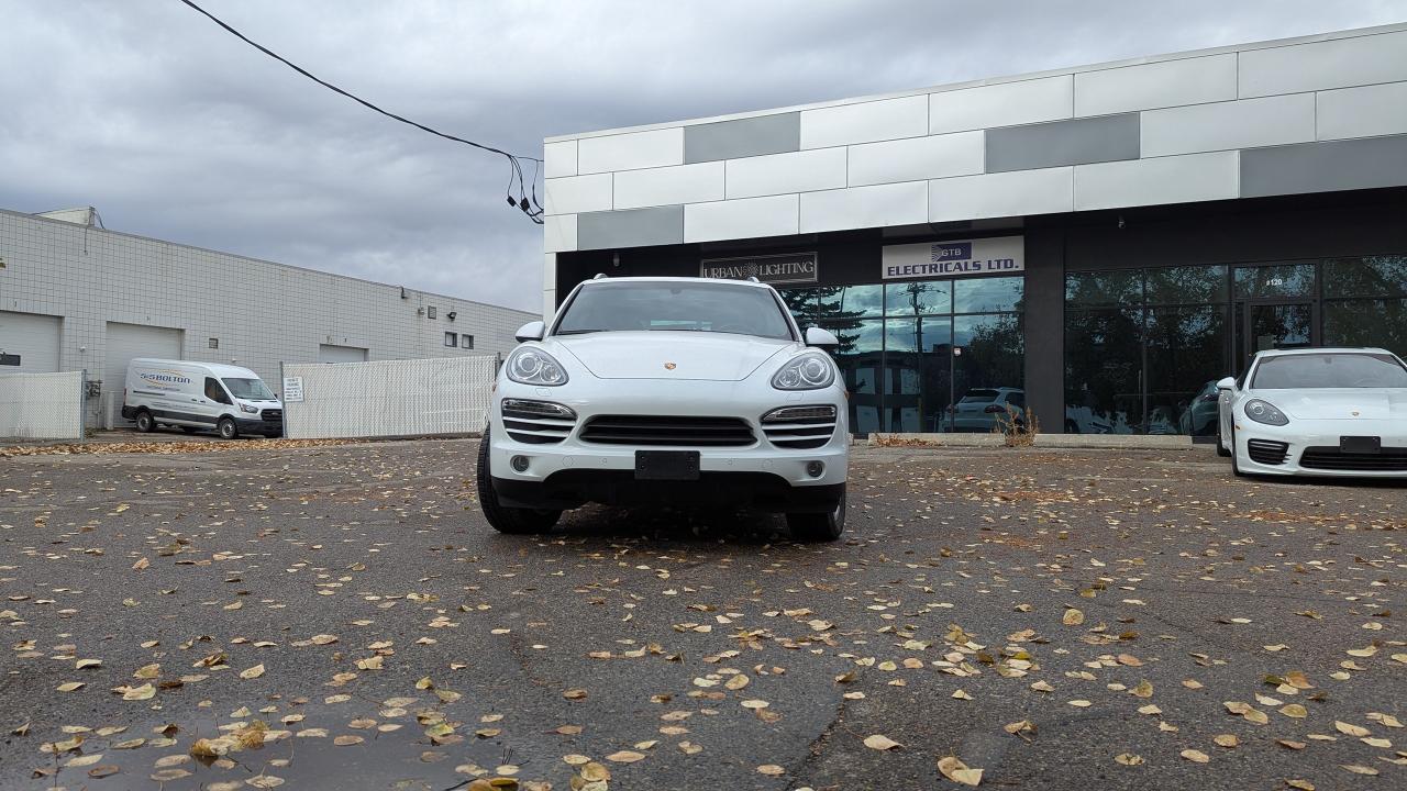 2014 Porsche Cayenne  - Photo #2