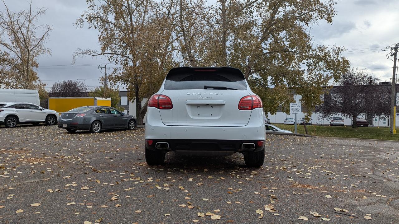2014 Porsche Cayenne  - Photo #6