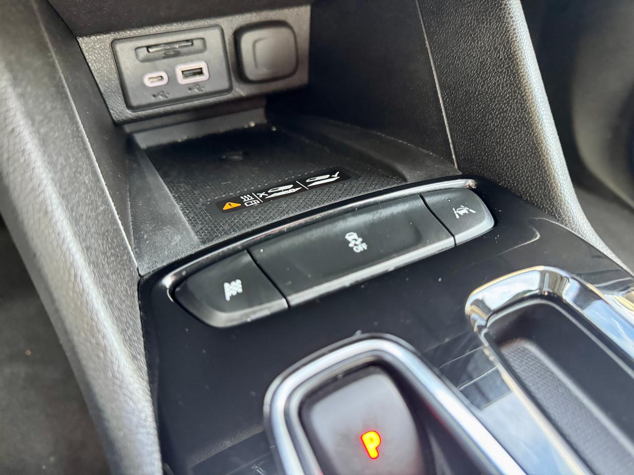 2023 Chevrolet Bolt EUV Premier One Owner | Panoramic Roof | Climate Seats - Photo #16