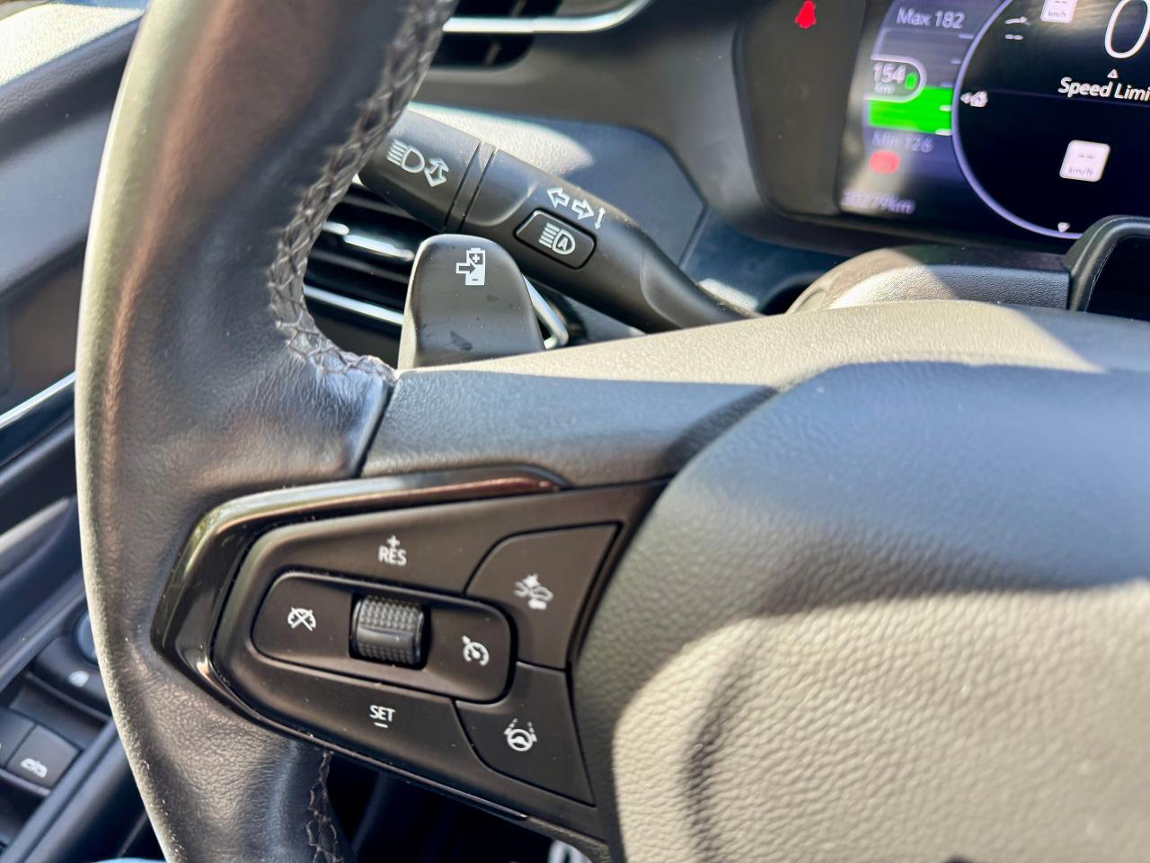2023 Chevrolet Bolt EUV Premier One Owner | Panoramic Roof | Climate Seats - Photo #11