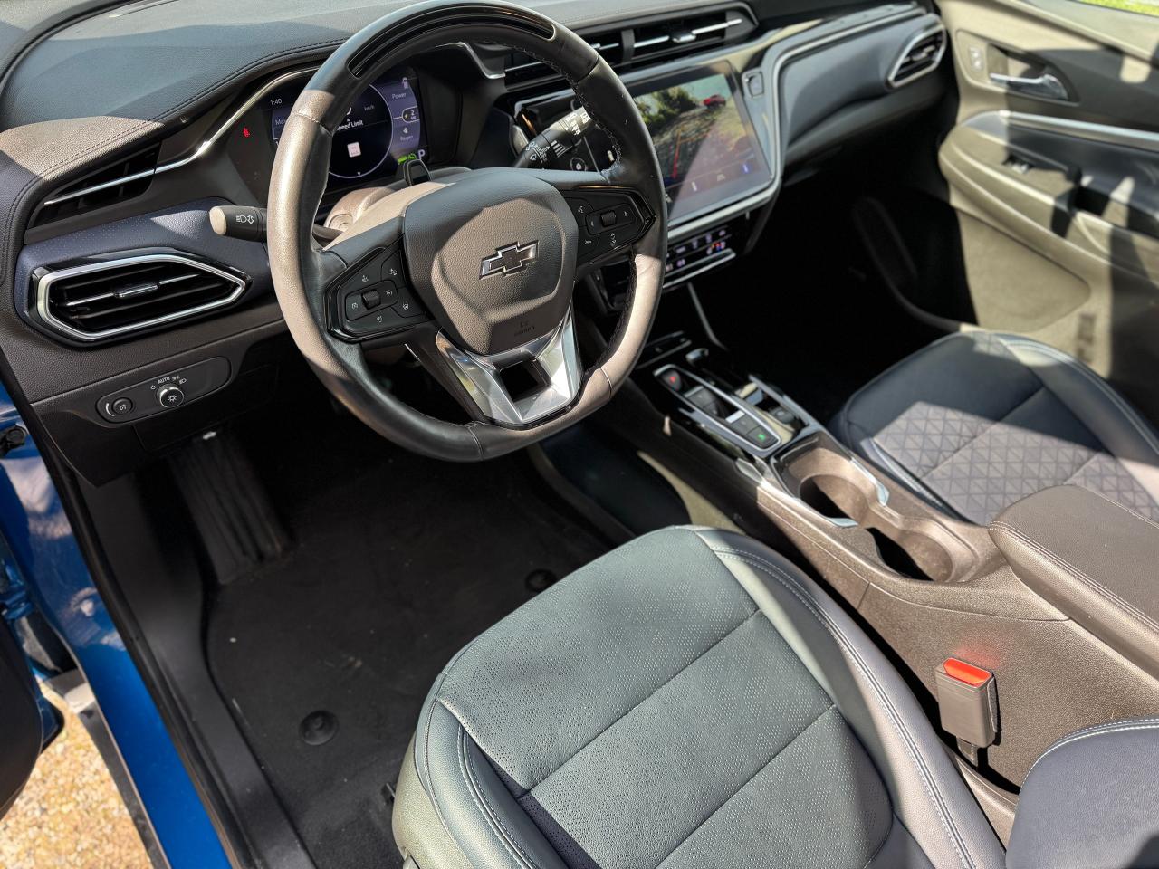 2023 Chevrolet Bolt EUV Premier One Owner | Panoramic Roof | Climate Seats - Photo #30