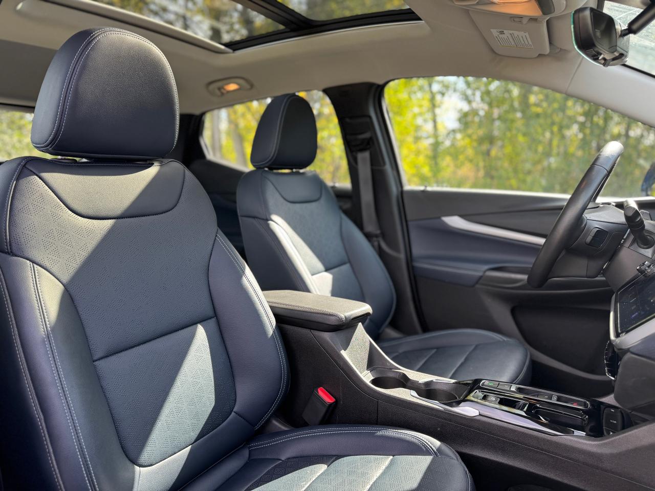 2023 Chevrolet Bolt EUV Premier One Owner | Panoramic Roof | Climate Seats - Photo #39