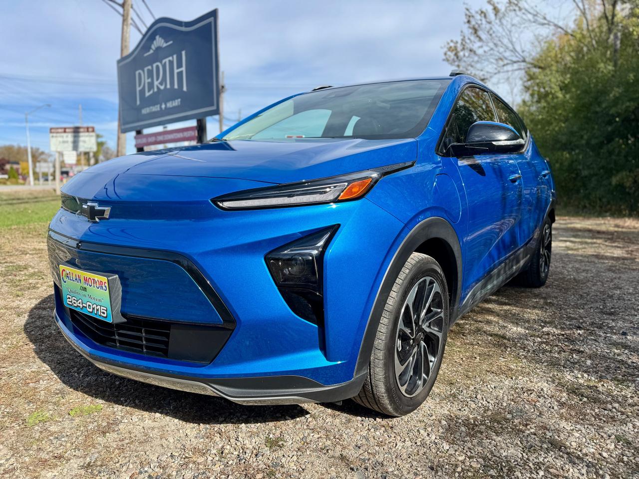 2023 Chevrolet Bolt EUV Premier One Owner | Panoramic Roof | Climate Seats - Photo #6