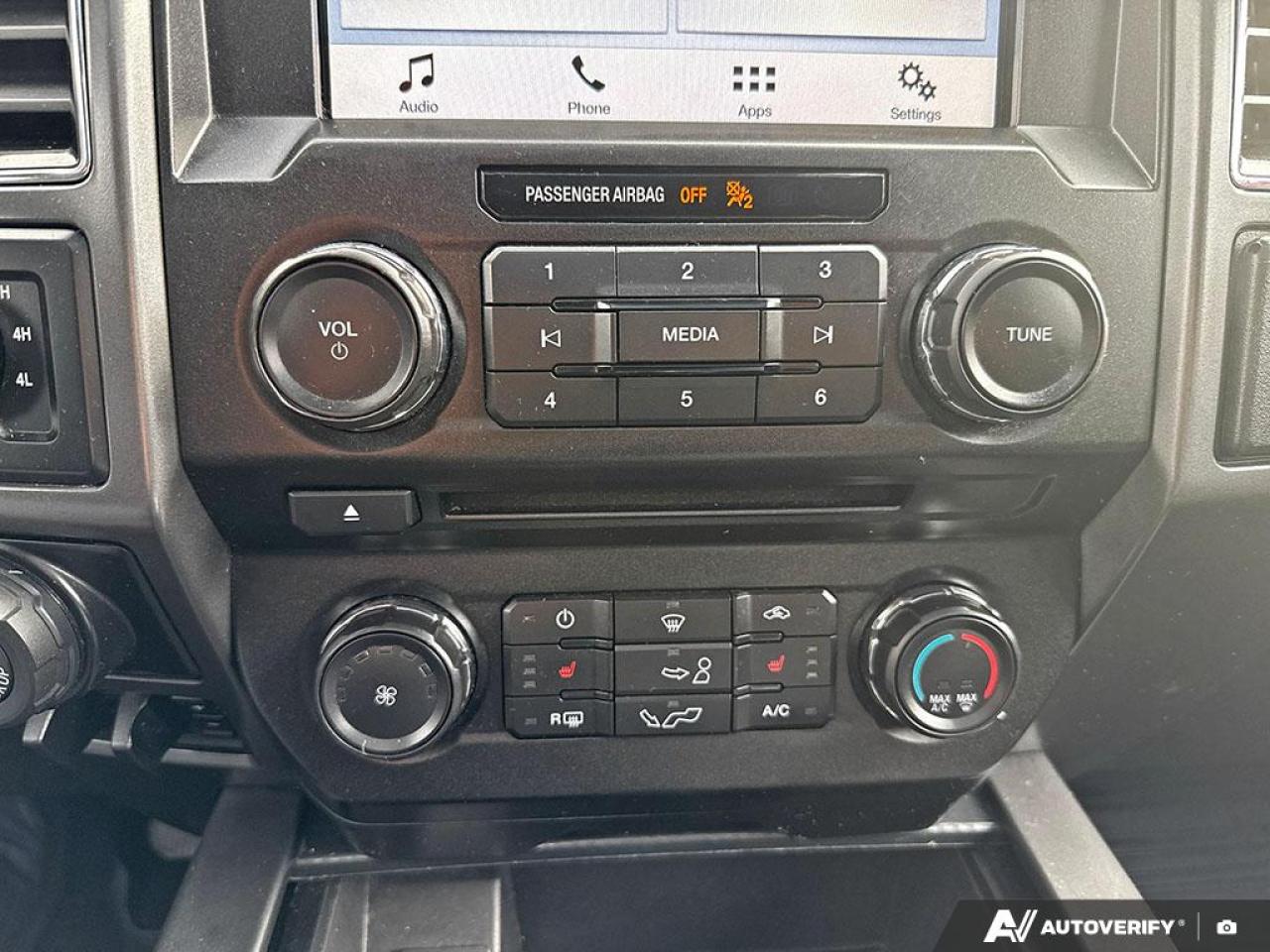 2018 Ford F-150 SPORT / NO ACCIDENTS /  5.0L / ROOF / NO ACCIDENTS - Photo #18