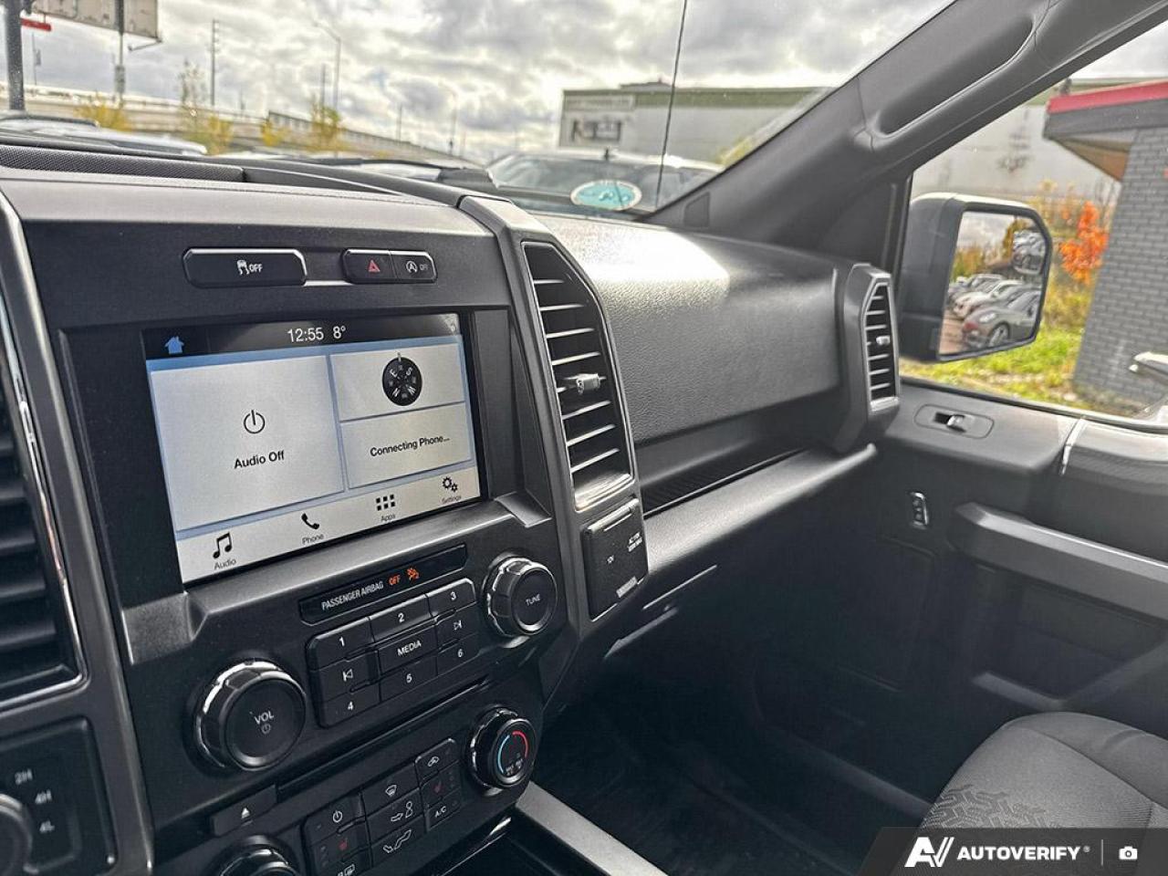 2018 Ford F-150 SPORT / NO ACCIDENTS /  5.0L / ROOF / NO ACCIDENTS - Photo #24