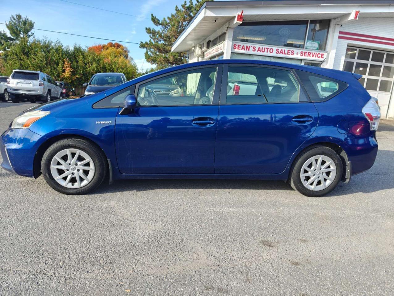 2013 Toyota Prius v  - Photo #2