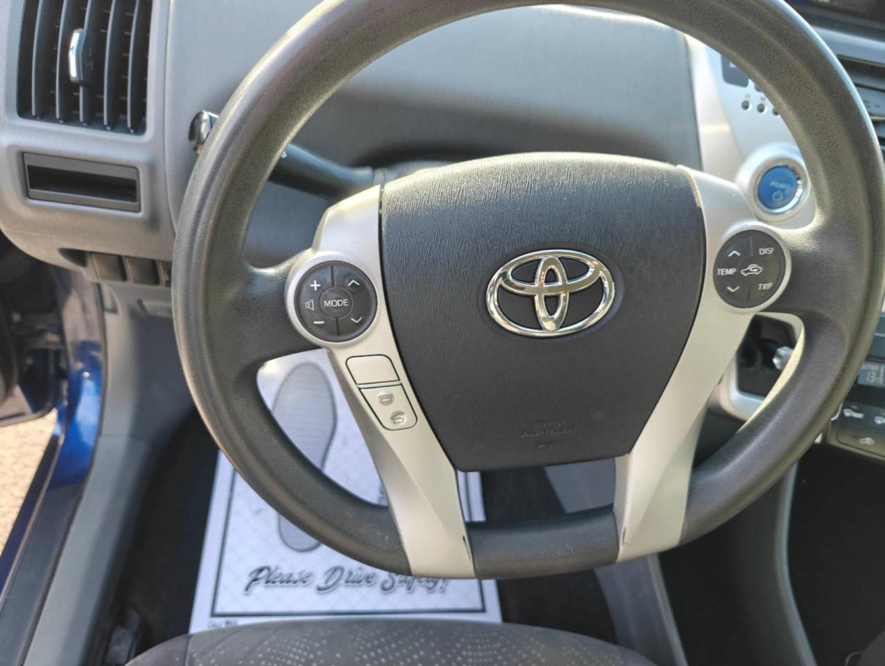 2013 Toyota Prius v  - Photo #9