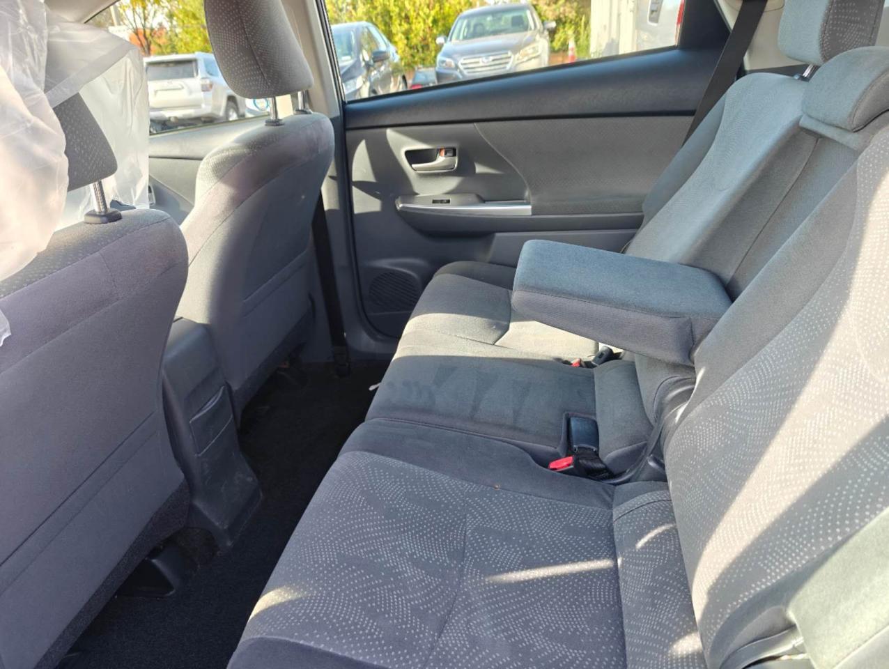 2013 Toyota Prius v  - Photo #13